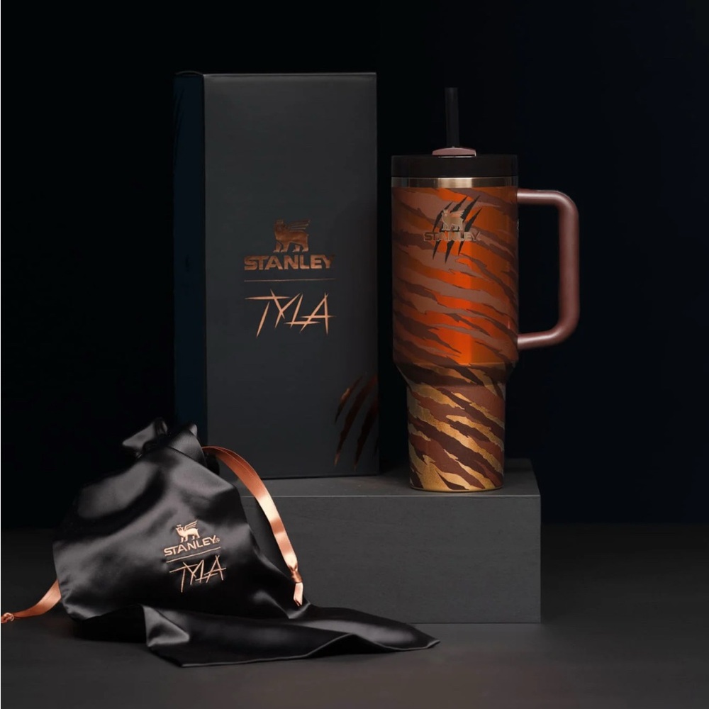 Stanley Tyla Tyger Quencher 40 oz